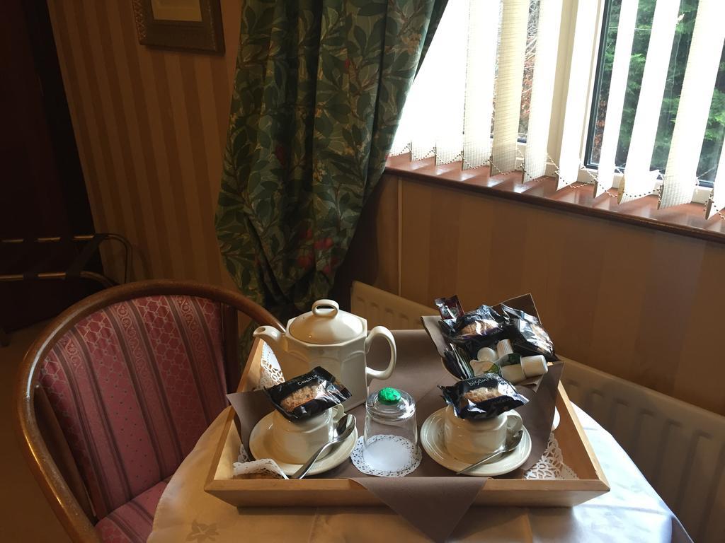 Caldhame House Hotel Crumlin  Екстериор снимка