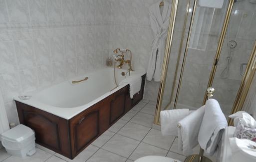 Caldhame House Hotel Crumlin  Екстериор снимка