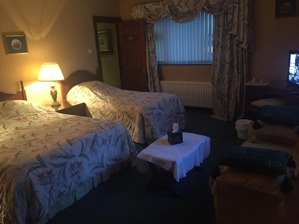 Caldhame House Hotel Crumlin  Екстериор снимка